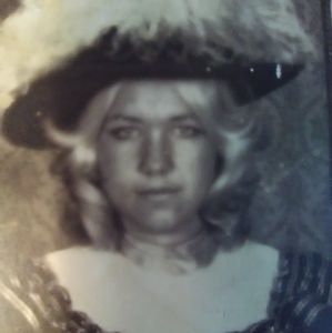 Meet your Posher, Pamela